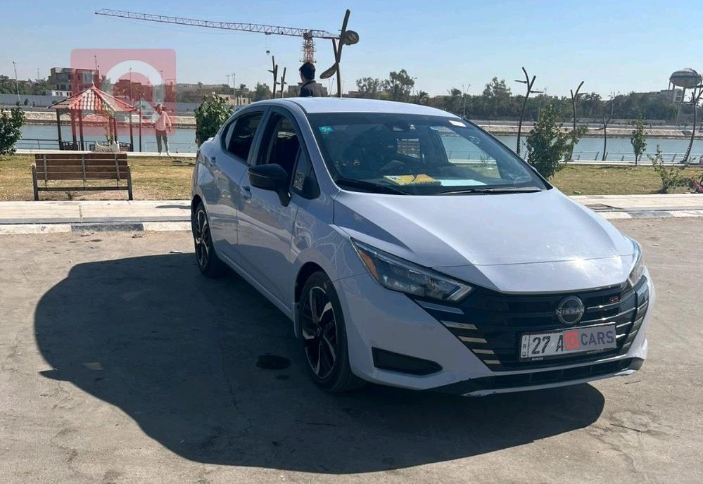 نیسان ڤێرسا